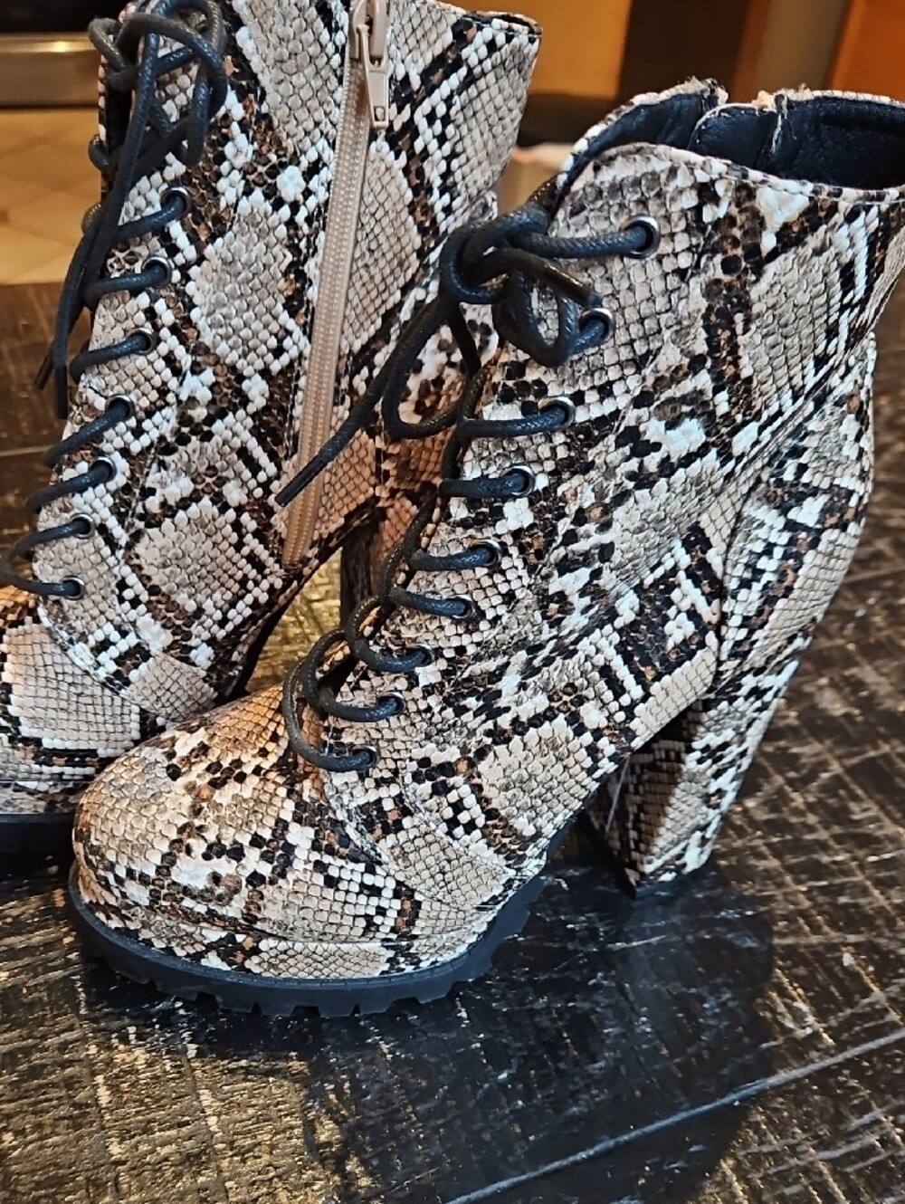 Wild Diva Beige Tan Black Snake-Print Lace-Up Block Heel Boots Size 7.5 Platform